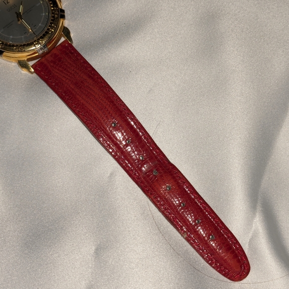 Vintage 1990 Guess Inc watch - Picture 4 of 16